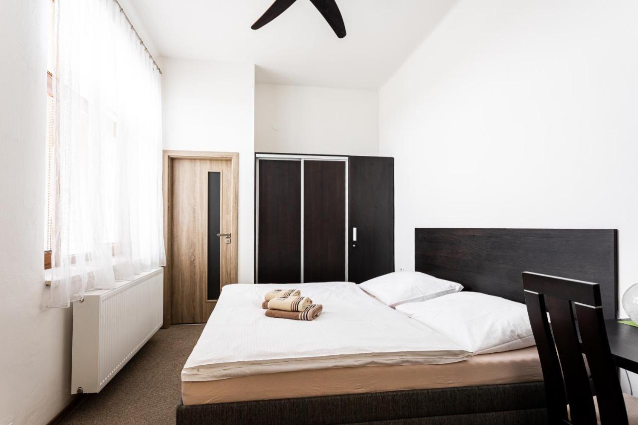 Hotel Jordanek Opocno Экстерьер фото