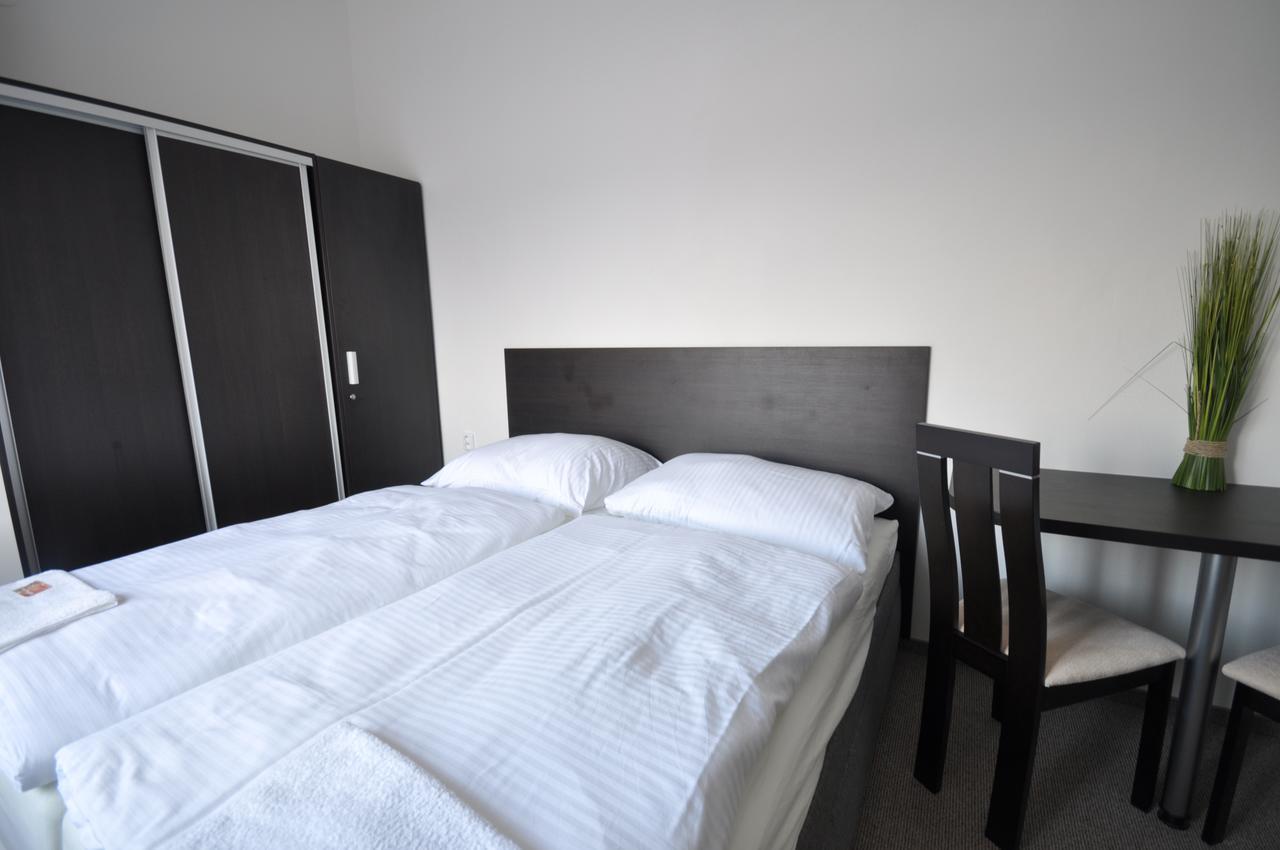 Hotel Jordanek Opocno Экстерьер фото