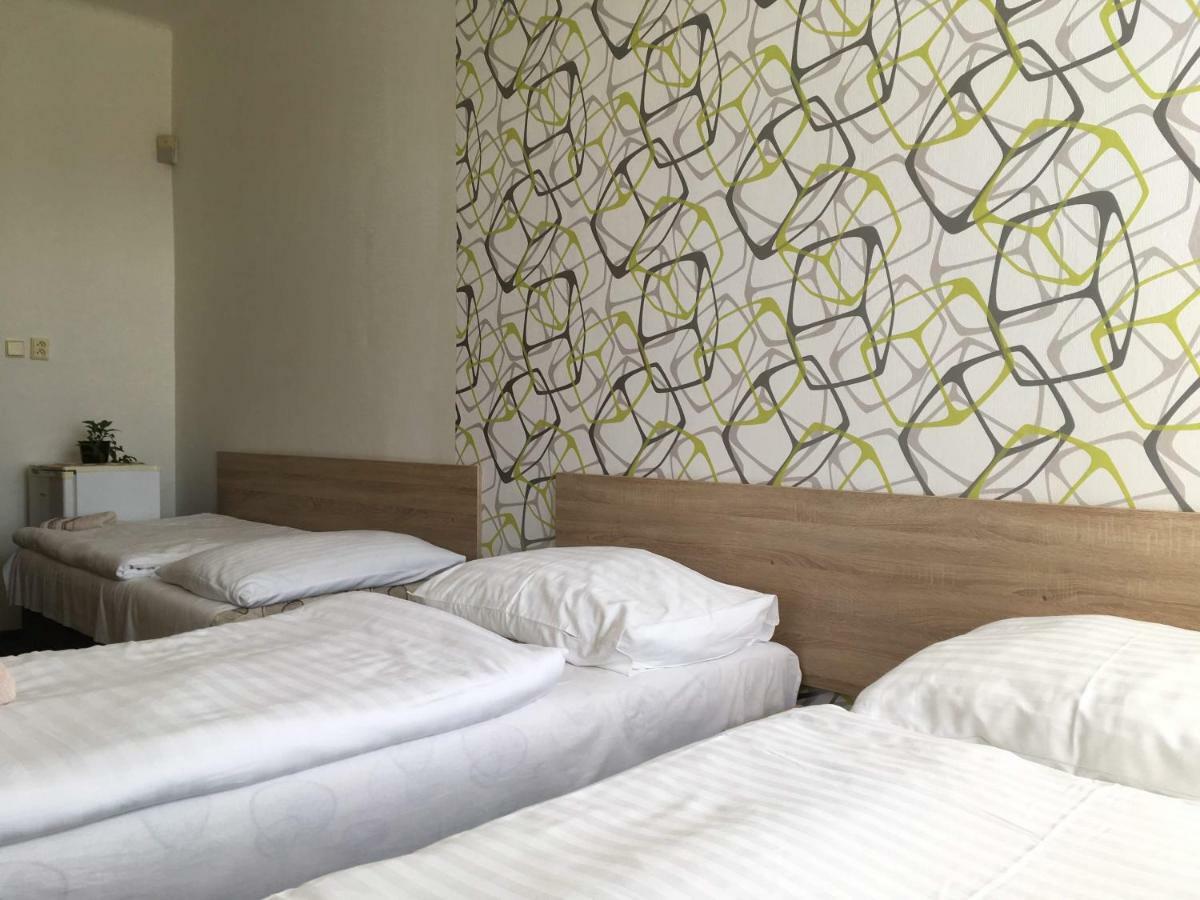 Hotel Jordanek Opocno Экстерьер фото